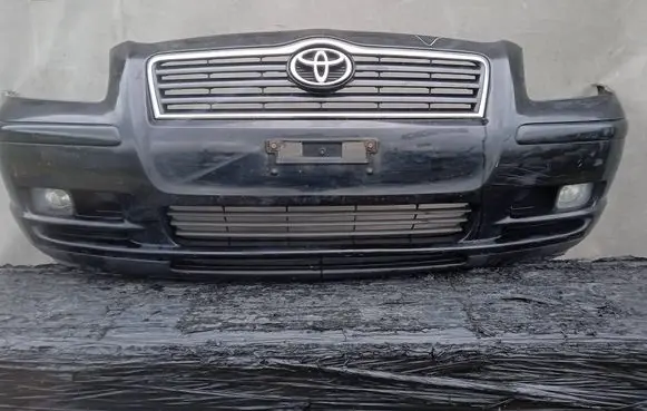 Toyota Avensis T250 Front bumper 44A1