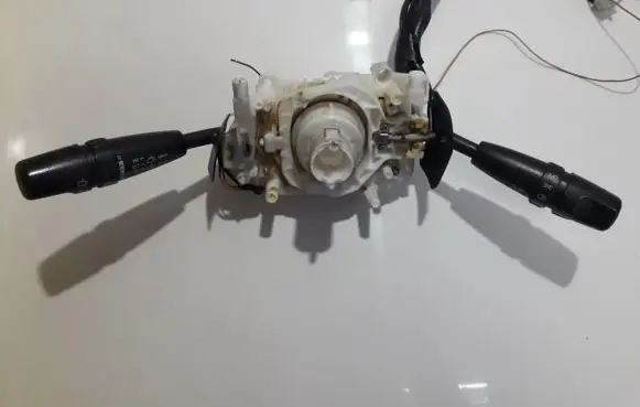 KIA Carnival Wiper turn signal indicator stalk/switch 031226 l08p