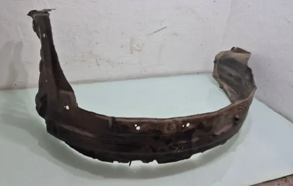 Mitsubishi Pajero Front wheel arch liner splash guards 