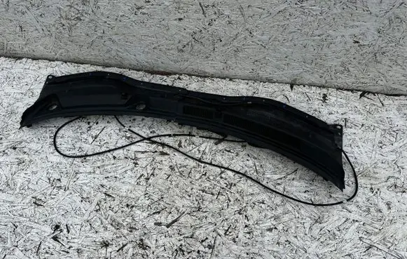 Mazda 3 III Wiper trim