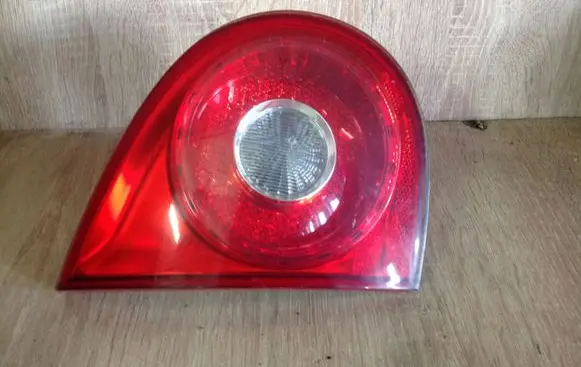 Tailgate rear/tail lights