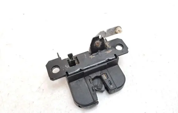 Loading door lock
