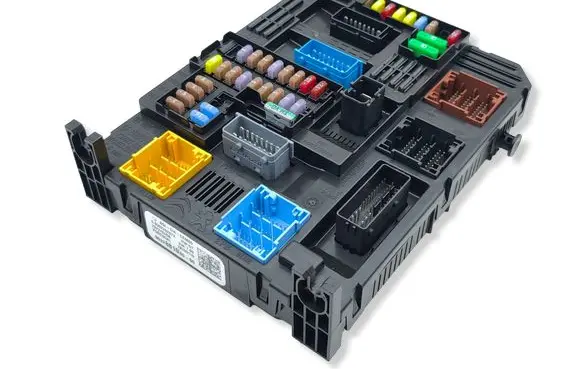 Citroen C4 III e-C4 Fuse module 9832881080 0392262073 28709110
