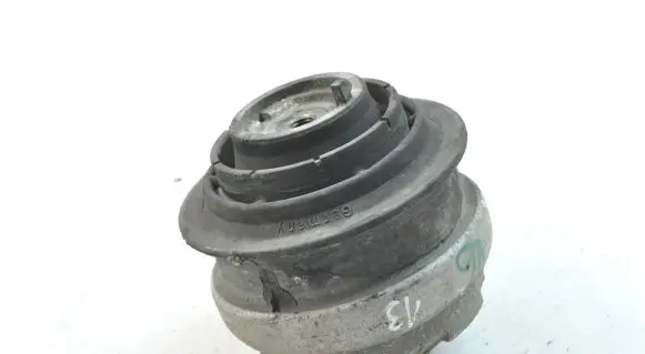 Mercedes-Benz SLK R172 Engine mount bracket