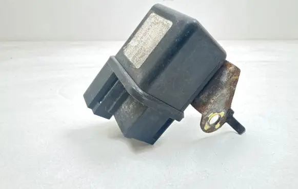Nissan X-Trail T30 Glow plug pre-heat relay 25233VD000