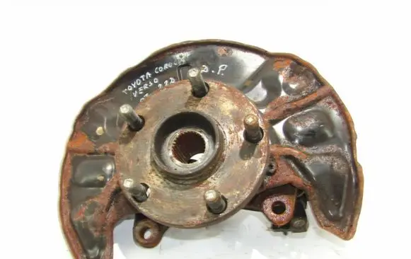 Toyota Corolla Verso E121 Front wheel hub