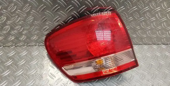 Toyota Avensis Verso Rear/tail lights