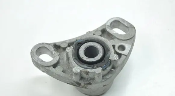 Volvo XC90 Engine mount bracket 3666204