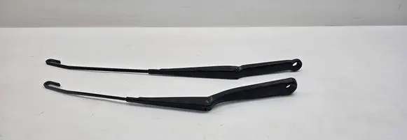 BMW X3 E83 Front wiper blade arm 3453537 3453533