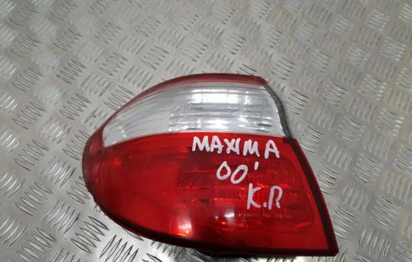 Nissan Maxima Rear/tail lights 4851A