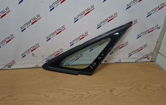 BMW 2 F46 Front triangle window/glass 7321943