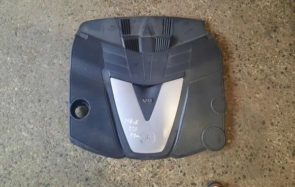 Mercedes-Benz R W251 Engine cover (trim)