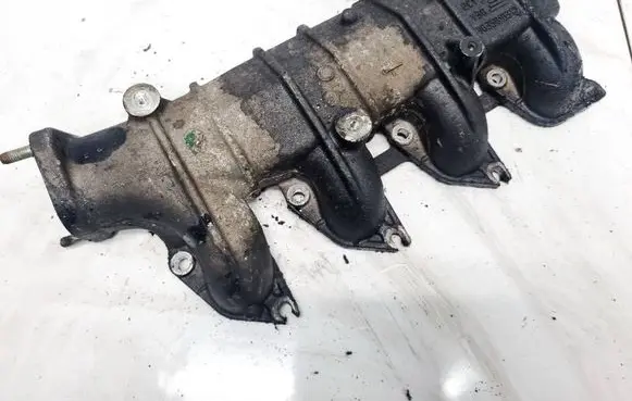 Citroen C5 Intake manifold 9635616310