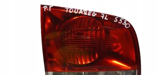 Volkswagen Touareg I Tailgate rear/tail lights