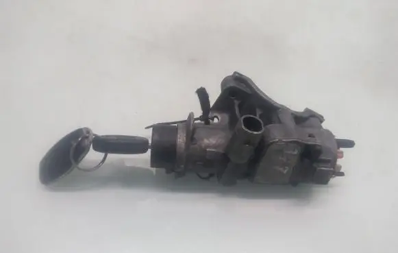 Volkswagen PASSAT B5 Ignition lock 4B0905851