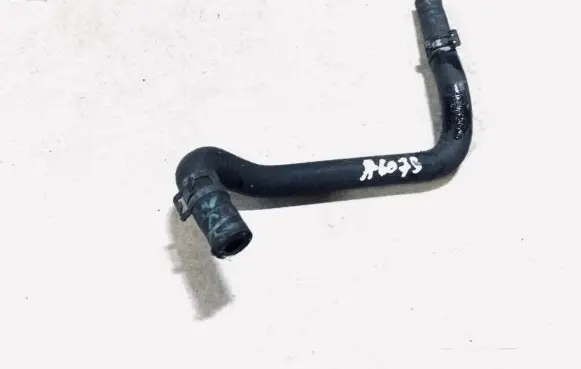 Volkswagen PASSAT B6 Engine coolant pipe/hose