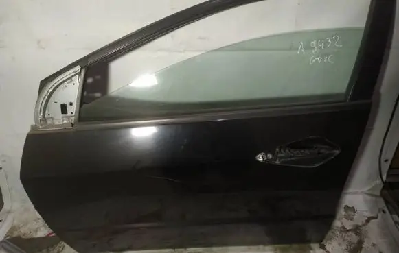 Honda Civic Front door juodos