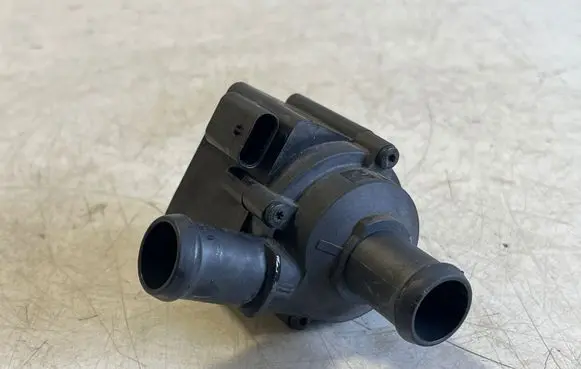 Audi A5 Electric auxiliary coolant/water pump 06H121601N