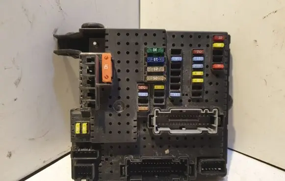 Volvo S60 Fuse module 30765483 28044511