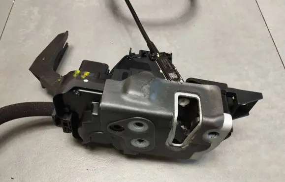 Volkswagen Amarok II Rear door lock N1WBE264A53AB