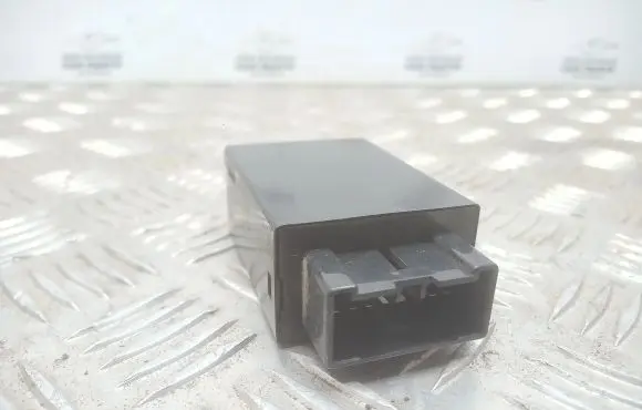 Mazda 626 Central locking relay GG3G67830