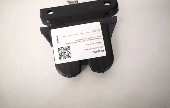 Audi A3 S3 8L Engine bonnet/hood lock/catch 8L0827520C