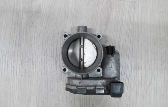 Volvo XC90 Throttle valve 30711554 28816