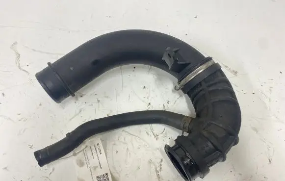 Chevrolet Captiva Intercooler pipe mounting bracket 96628984