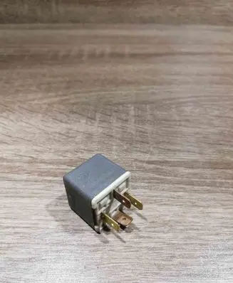 Volkswagen Golf III Other relay 141951253B