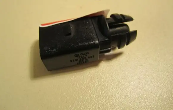 Volkswagen PASSAT B6 Outside/exterior temperature sensor 8Z0820535