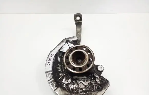 Front wheel hub