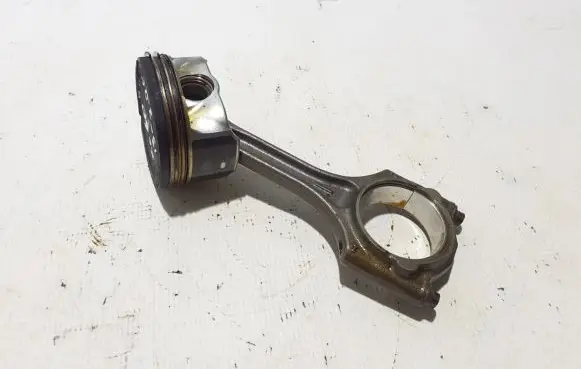 Volvo XC60 Piston with connecting rod 30750274