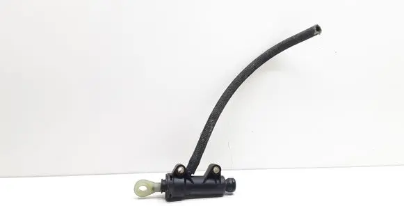 BMW 3 E46 Clutch master cylinder 6758822 21526758822