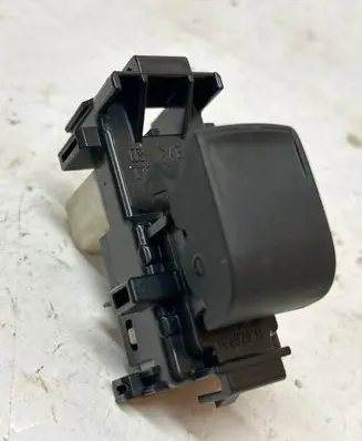 Toyota Yaris Electric window control switch 19282911