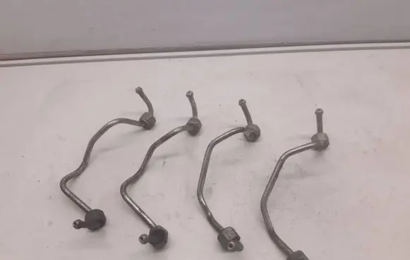 Ford Mondeo MK IV Fuel injector supply line/pipe 