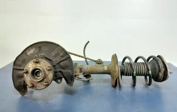 Toyota Corolla Verso E121 Front wheel hub spindle knuckle 
