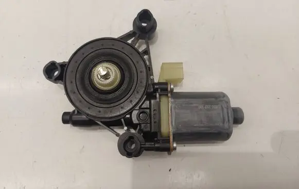 Volkswagen Golf VII Front door window regulator motor 5Q0959802B