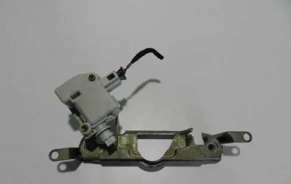 Volkswagen Polo Tailgate boot lock/latch motor 3B0959781C