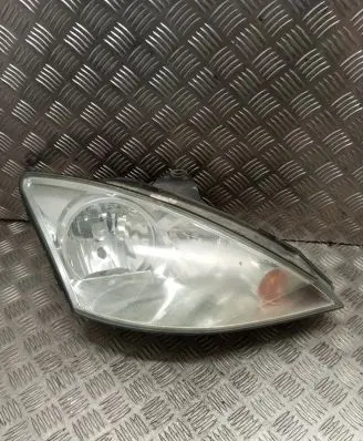 Ford Focus Headlight/headlamp 2M5113W029BE