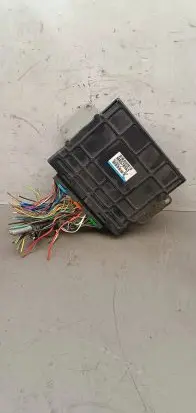 Mitsubishi Space Wagon Engine control unit/module MR578553 E2T72592
