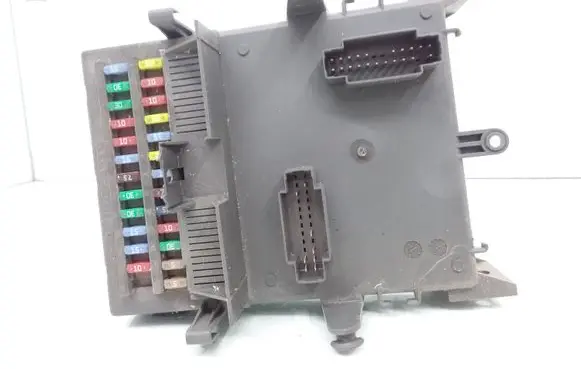 Renault Espace - Grand espace IV Fuse module 8200283812