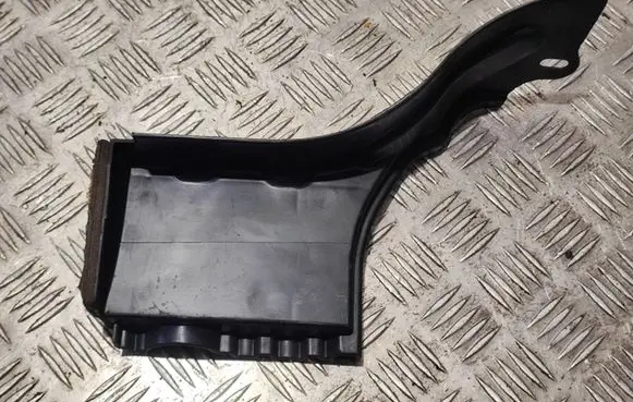 Mercedes-Benz ML W164 Other engine bay part A1646804025