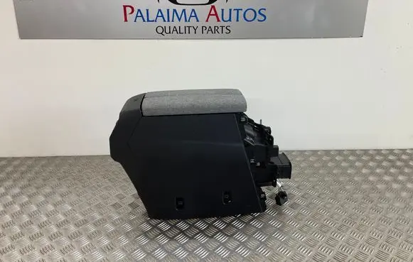 Peugeot 3008 III Armrest 9839838880