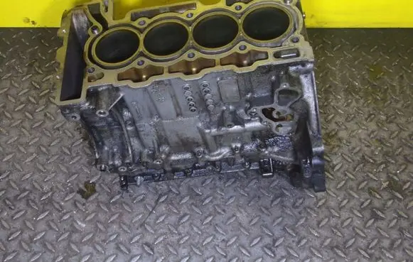 Mini One - Cooper Clubman R55 Engine block 