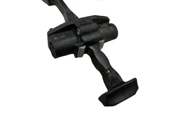 Opel Astra K Front door check strap stopper
