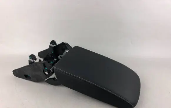 Volkswagen Tiguan Armrest 5TA864207B