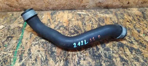 Mercedes-Benz E W212 Engine coolant pipe/hose A2125011782