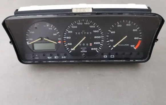 Volkswagen PASSAT B4 Speedometer (instrument cluster) 357919033C 6160463001