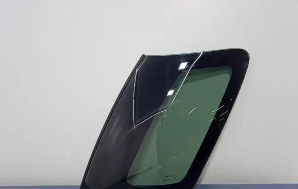 Suzuki SX4 Rear side window