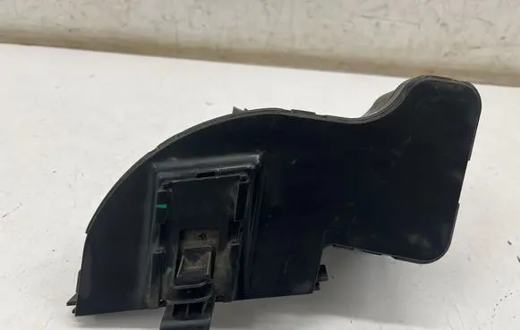 Opel Crossland X Air intake duct part 9682647680